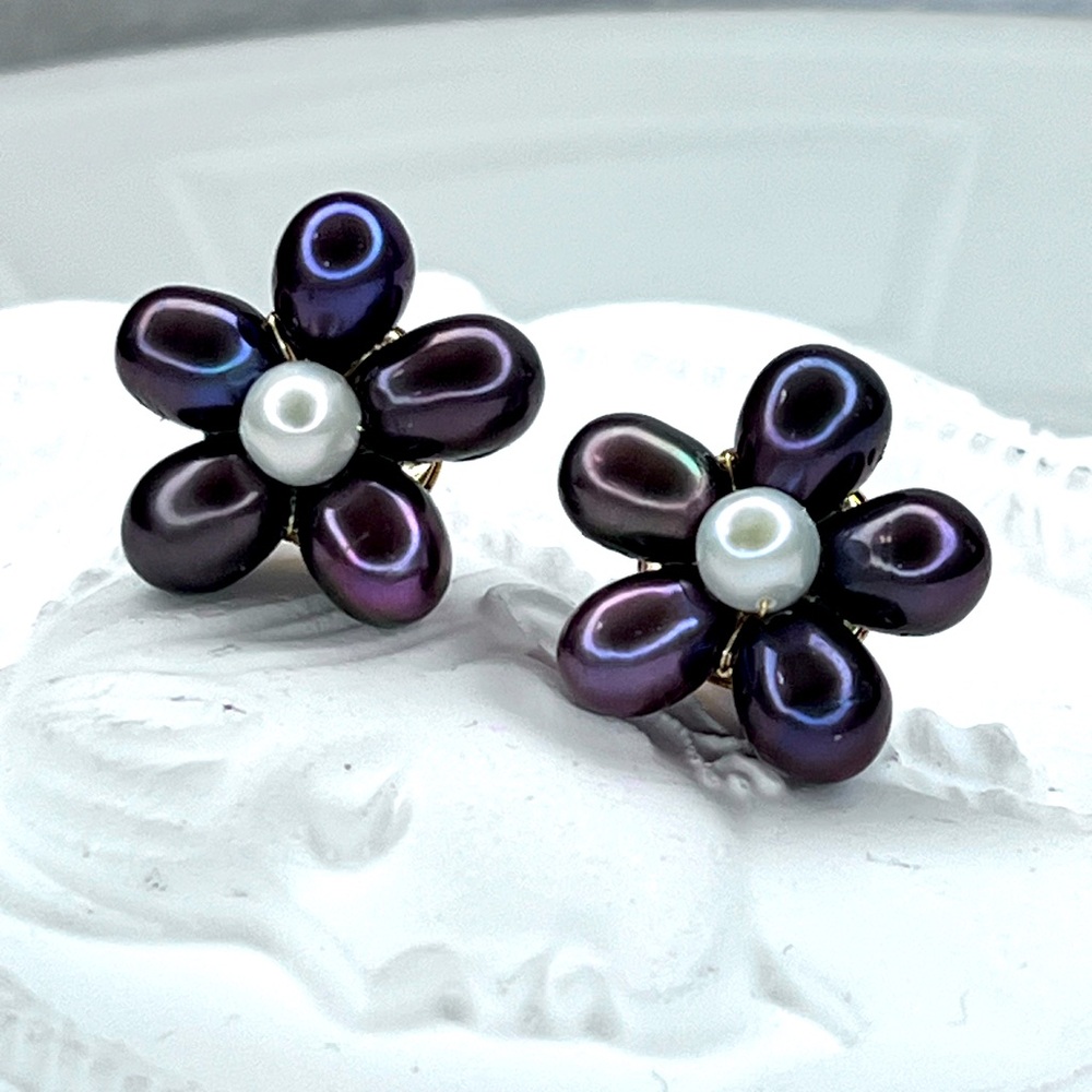 Handmade Freshwater Peacock 🦚 Cute Flower 🌺 Stud Earrings